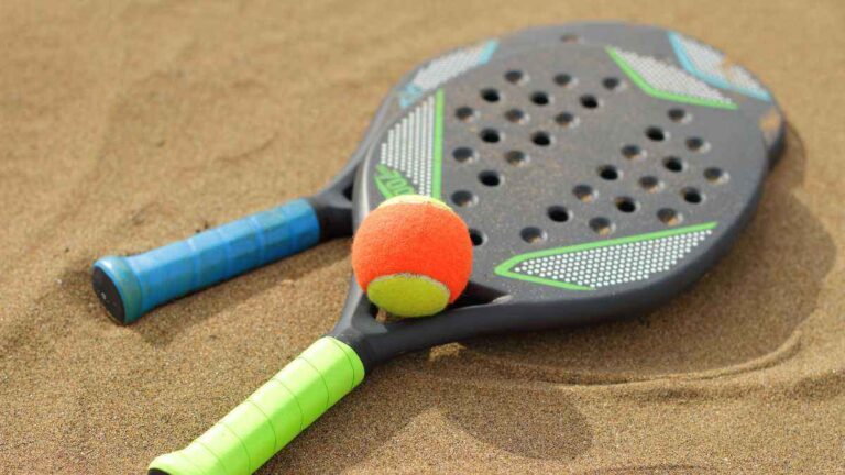 Quais os Equipamentos de Beach Tennis Mais Comuns