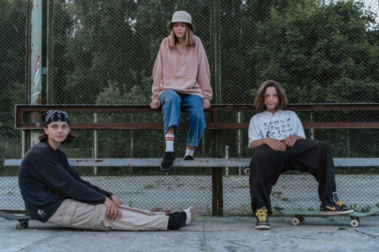 Como montar um outfit streetwear com peças básicas