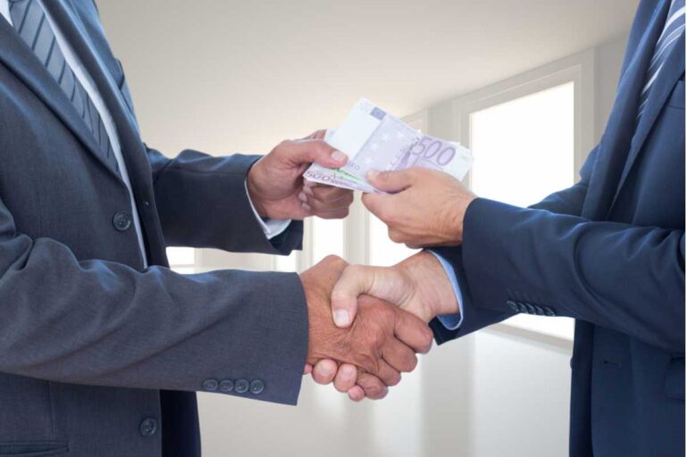 Financiamento, empréstimo ou saque: qual a melhor alternativa em momentos de aperto financeiro