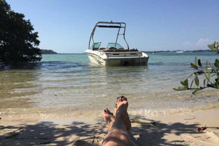 Passeio de lancha no Rio de Janeiro: conheça o mar da Cidade Maravilhosa com a Rio Island Boat Tour